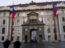 Президент Чехии позволит туристам заглянуть в свой кабинет