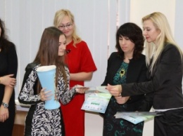 Николаевская чемпионка Инга Бабакова наградила победителей конкурса «Эко природы, эко души»