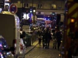 Взрывы и перестрелка в центре Парижа: 26 погибших