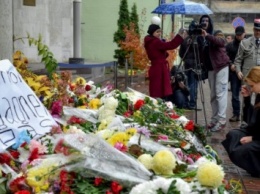 Супруга Президента почтила память жертв терактов в Париже