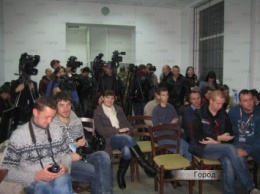 Пропавший бюллетень, стрельба возле УИК, "карусели" - в Николаеве не обошлось без нарушений на выборах