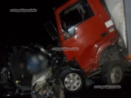 ДТП на Полтавщине: Chevrolet Lacetti столкнулся с грузовиком - погибли двое. ФОТО