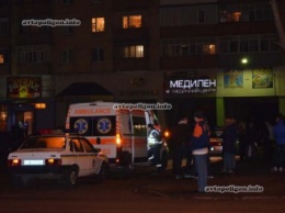 ДТП в Кировограде: микроавтобус Volkswagen врезался в рекламный стенд. ФОТО