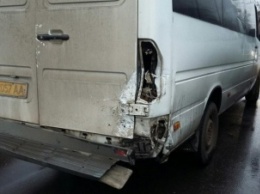 Авария на Днепропетровщине: не разминулись маршрутка и джип
