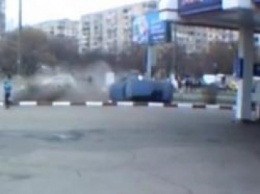 ВИДЕО ДТП в Одессе: легковушка зрелищно пролетела мимо АЗС