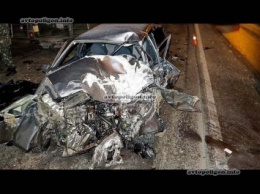 ДТП под Киевом: ВАЗ врезался в грузовик МАЗ - водитель погиб. ФОТО