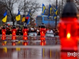 Сотни николаевцев и жителей области почтили память жертв Голодомора