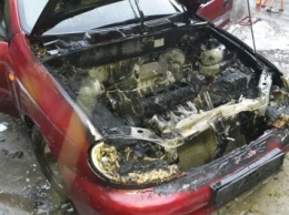 В последний день осени сгорели две машины
