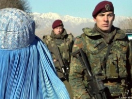 НАТО приостановила вывод войск из Афганистана