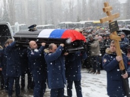В российском Липецке похоронили пилота сбитого Су-24