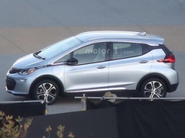 Chevrolet Bolt 2017 замечен в Палм-Спрингс во время фотосессии