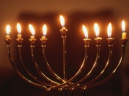 Иудеи всего мира сегодня встречают праздник Ханука
