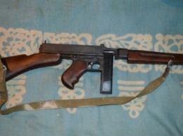 У жителя Донецкой области изъяли раритетный пистолет-пулемет "Томсона"