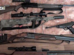 В Одесской области у пенсионера изъяли крупный арсенал оружия