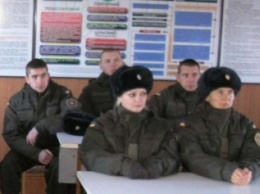 В Кривом Роге военнослужащих предостерегали от ДТП (фото)