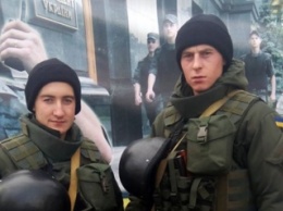 В Киеве нацгвардейцы обезвредили рецидивиста, угрожавшего прохожим ножом