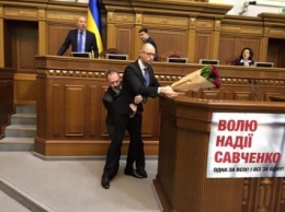 Депутат от БПП Барна напал на премьера Яценюка в Верховной Раде