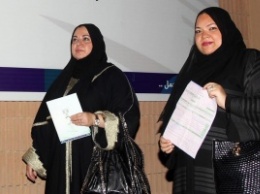 В Саудовской Аравии женщины впервые участвуют в выборах
