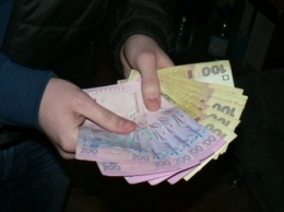 Жительница Первомайска, решившая пересчитать в парке снятые в банкомате 2,8 тыс.грн., была ограблена