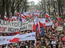 В Варшаве прошла многотысячная антиправительственная акция