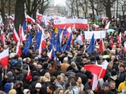 В Варшаве 50 тысяч человек вышли на манифестацию против действий власти