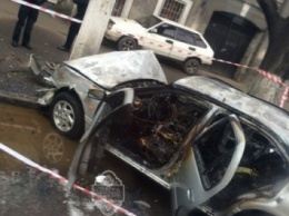 В Одессе в сгоревшем автомобиле обнаружили огнестрельное оружие