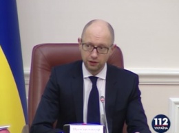 Яценюк призвал профильных министров и НКРЭ обсудить тарифную политику "Укрзализныци"