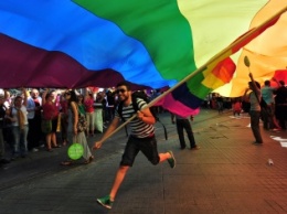 Парламент Греции легализовал однополые союзы