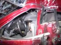 ДТП в Киеве: на Бажана Chevrolet врезался в столб - пострадал водитель. видео
