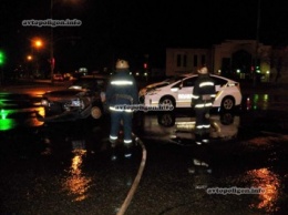 ДТП с полицейскими в Киеве: Opel Kadett протаранил патрульный Toyota Prius. ФОТО