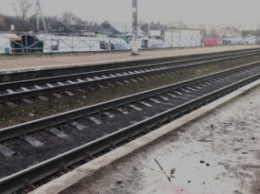 В Ровно грузовой поезд сбил мужчину, пострадавший умер в больнице