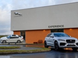 В Jaguar Land Rover Experience прошел курс вождения от пилота Русинова