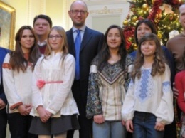 Кабмин поздравил украинцев с Новым годом и Рождеством