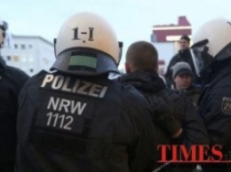 Немецкая полиция вместо того, чтобы наказывать насильников, разгоняет тех, кто недоволен разгулом происламских бандитов