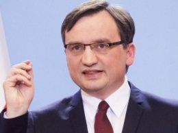 Министр юстиции Польши выступил против "надзора" ЕС