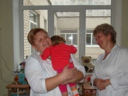 Помощь для детей из зоны АТО: для малышей из Луганского дома малютки волонтеры из Кременчуга передали подарки (фото)