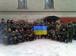 Бойцы-зенитчики, защищающие Мариуполь, отблагодарили николаевского нардепа за теплые вещи
