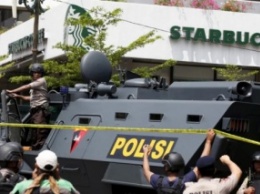 Боевики в Джакарте хотели имитировать теракты в Париже, - полиция