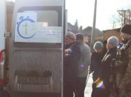 Жители Зайцево и Майорска получили гуманитарную помощь (ФОТО)