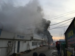 В Одессе горит рынок