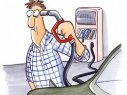 Зачем Кабмин хочет снизить цены на бензин, - эксперты