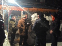 На Еланеччине в снежной пробке оказались 38 грузовиков: дорогу расчищают