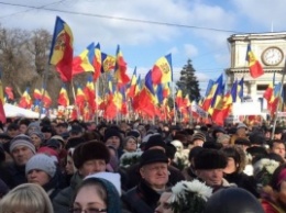 В Молдове проходит многотысячный антиправительственный митинг