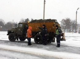 В Николаевской и Одесской области в связи с непогодой все еще ограничено движение транспорта