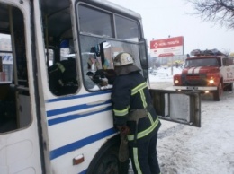Под Черкассами загорелся автобус с десятками пассажиров