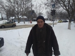 Помощь пришла: замерзавшего в Одессе дальнобойщика из Николаева вызволили спасатели