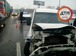 ДТП в Киеве: пострадали 2 водителя