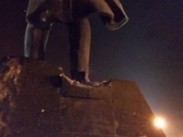 В Донецке ночью взорвали Ленина. Украинские партизаны или адепты Путина?