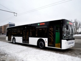 ФОТО: в Запорожье презентовали автобус большой вместимости