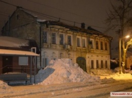 В Николаеве в одном из домов под тяжестью снега обрушилась крыша